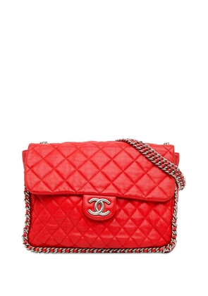 CHANEL Pre-Owned 2011 Maxi Washed Lambskin Chain Around Flap shoulder bag - Red
