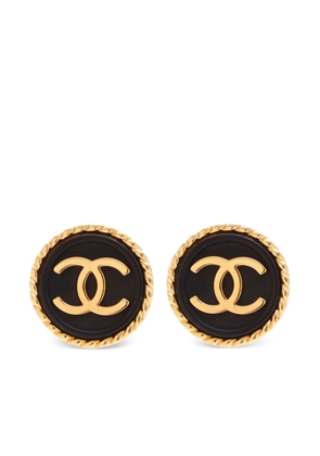 CHANEL Pre-Owned 1996 CC button clip-on earrings - Black