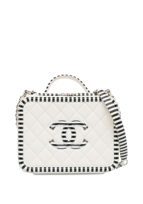 CHANEL Pre-Owned 2019 Medium Caviar CC Filigree Vanity Case satchel - White