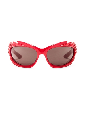 Balenciaga Spike Geometrical Sunglasses in Red - Red. Size all.