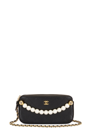 chanel Chanel Pearl Wallet On Chain Bag in Black - Black. Size all.