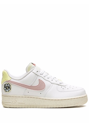 Nike Air Force 1 Low Next Natu 'Flower Power' sneakers - White