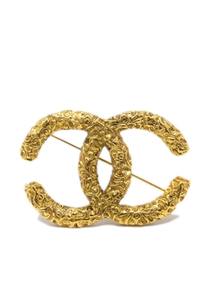 CHANEL Pre-Owned 2003 CC gold-plated brooch