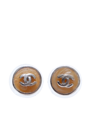 CHANEL Pre-Owned 2000 CC button clip-on earrings - Neutrals