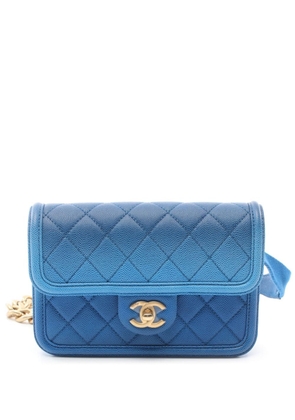 CHANEL Pre-Owned 2019 gradient diamond-quilted flap belt bag - Blue