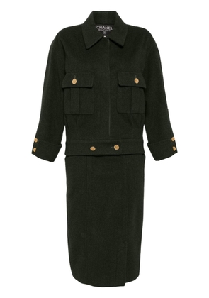 CHANEL Pre-Owned 1990 logo-buttons skirt suit - Green