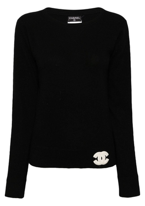 CHANEL Pre-Owned 2001 CC-appliqué cashmere jumper - Black