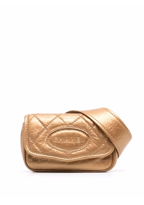 CHANEL Pre-Owned 2005-2006 diamond-quilted belt bag - Gold
