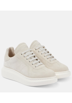 Alexander McQueen Oversized leather sneakers