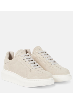 Alexander McQueen Oversized suede sneakers