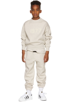 Fear of God ESSENTIALS Kids Off-White '1977' Sweatshirt