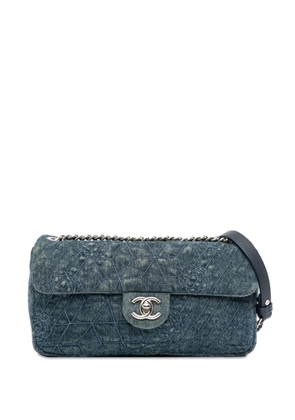 CHANEL Pre-Owned 2012 Medium Embroidered Denim Camellia Flap shoulder bag - Blue