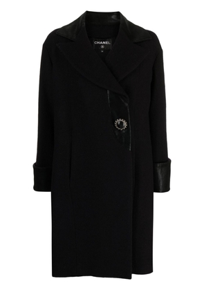 CHANEL Pre-Owned 2000s contrasting cuffs oversize button wool coat - Black