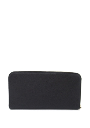 Prada Pre-Owned 2010s bow plaque zipped wallet - Black