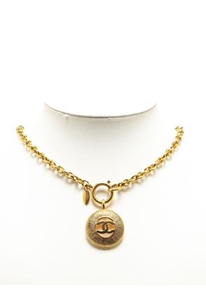 CHANEL Pre-Owned 1970-1980 Gold Plated CC Round Pendant costume necklace