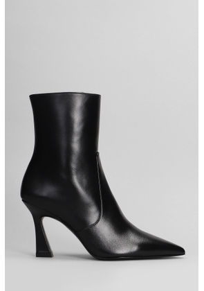 Stuart Weitzman Vinnie High Heels Ankle Boots In Black Leather