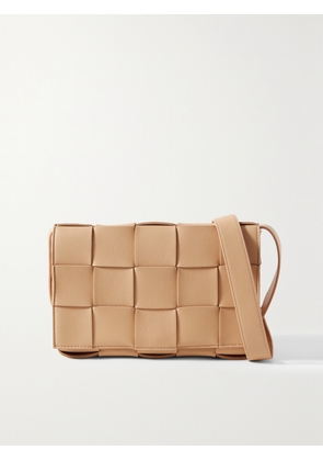 Bottega Veneta - Cassette Medium Intrecciato Leather Shoulder Bag - Neutrals - One size