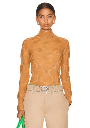 Bottega Veneta Lightweight Turtleneck Sweater in Camel & Butterscotch - Tan. Size L (also in ).
