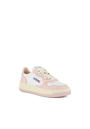 Autry Ladies Medalist Low Top Trainers