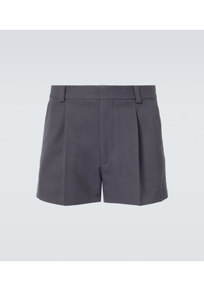 Gucci Logo pleated wool shorts