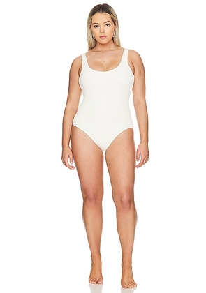 Good American Always Fits Tanks Bodysuit in White. Size 2XL/3XL. Also in 4XL/5XL.