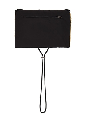 H2OFagerholt Pile Muff in Black.