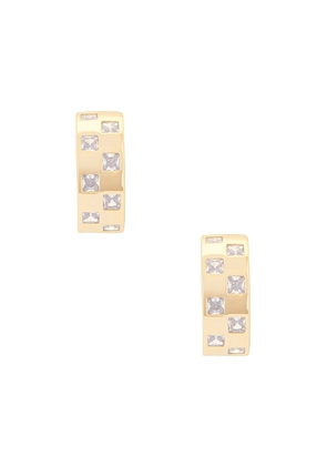 MEGA Checkered Wide Earring in Metallic Gold.