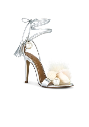 Alameda Turquesa Nassau Heel in Metallic Silver. Size 36. Also in 37.