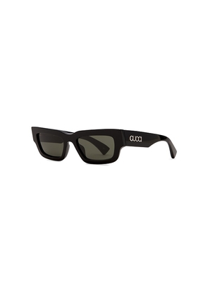 Gucci Rectangular Sunglasses in Black.