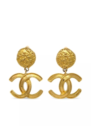CHANEL Pre-Owned 1995 CC dangle earrings - Gold