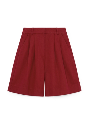 Wesley Short in Garnet, X-Small