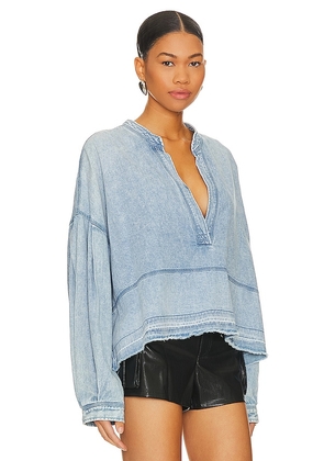 Free People x We The Free Jude Denim Pullover In Vintage Indigo in Denim-Light. Size L. Also in M, S, XL.