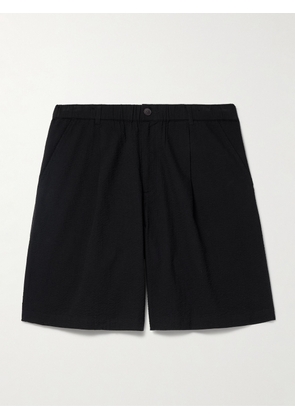 Folk - Wide-Leg Pleated Cotton-Seersucker Shorts - Men - Black - UK/US 30