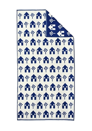 Dusen Dusen Cottage Bath Towel in Navy.
