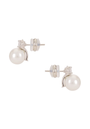 SHASHI Cleo Stud Earring in Ivory.