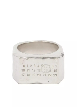 【MM6 MAISON MARGIELA】Triple Logo Numeric Signature Ring Gold Triple Logo Numeric Signature Ring by MM6 Maison