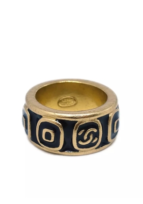 CHANEL Pre-Owned 2002 logo-embossed band ring - Gold