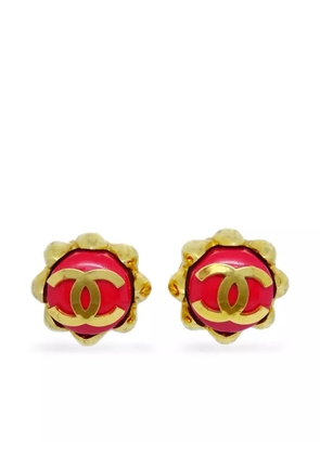 CHANEL Pre-Owned 1994 CC button clip-on earrings - Gold