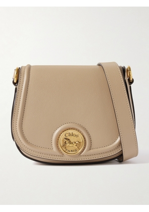 【関税＆送料込み】ChloAC Small Horse Medal Natural Fibers Chloé Small Horse Medal Bag Made Of Natural Fibers | ModeSens
