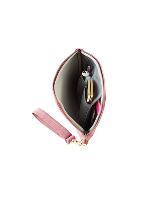 Kusshi Wristlet Pouch in Beauty: NA.