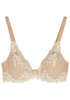 Wacoal Embrace Lace Plunge bra - Nude - 32C