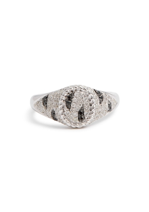 Yvonne Leon Baby Chevalière Ovale Zèbre 9kt White Gold Signet Ring - Black And White - 48 (UK J 1/2)
