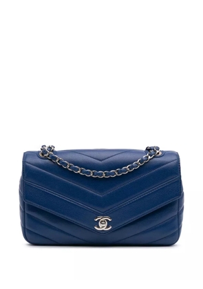 CHANEL Pre-Owned 2017-2018 Medium Chevron Caviar Data Center Envelope Flap shoulder bag - Blue