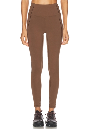 Varley Shape High Pocket 25 Legging in Carob - Brown. Size L (also in ).