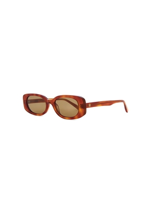 DEVON WINDSOR Milan Sunglasses in Rust.