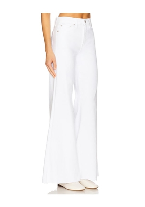 PISTOLA Izzy Mid Rise Wide Leg in White. Size 26. Also in 25, 27, 28, 29, 30, 31.