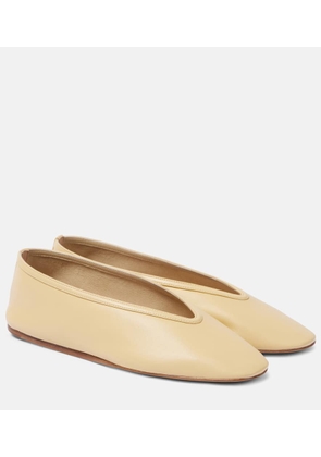 Le Monde Beryl Luna leather ballet flats