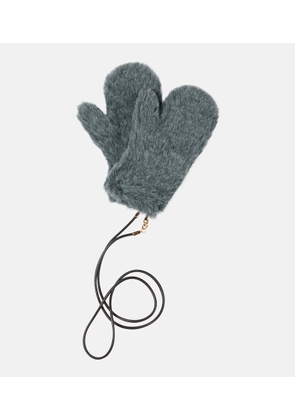 Max Mara Wool and silk teddy gloves