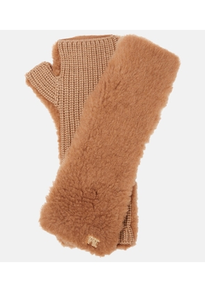 Max Mara Manny fingerless teddy gloves