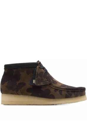 Clarks Originals Wallabee 'Black/Khaki' boots - Brown